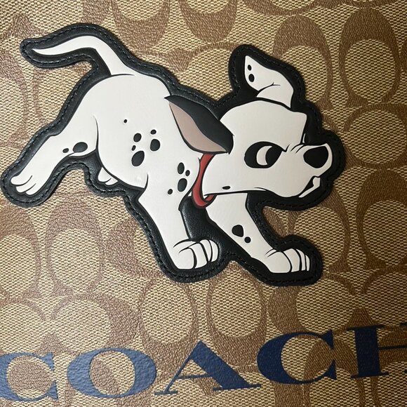 Disney X Coach Large Pouch In Signature Canvas With Dalmatian - Picture 5 of 6